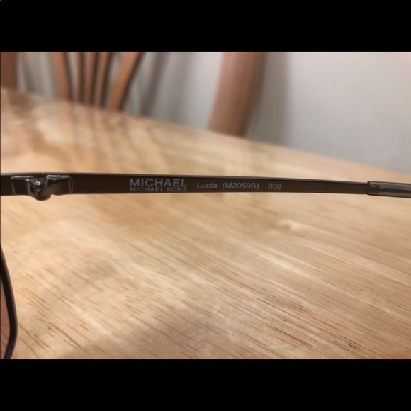 Micheal Kors sunglasses - Picture 4 of 5